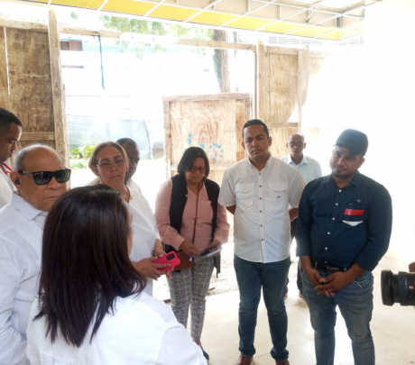 Autoridades realizan recorrido por obras que ejecuta el gobierno en San Cristóbal